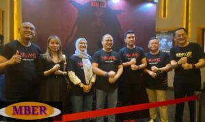 Erzaldi Bersama Istri Hadiri Gala Premiere Film Mawang