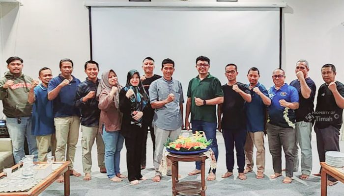 Sinergi Dengan Insan Pers, PT Timah Serahkan Tumpeng dalam Moment HPN 2025