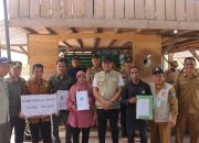 Tanam Mangrove dan Budidayakan Kerang Darah, Sugito Apresiasi Kelompok Tani Hutan HKM Wanamina