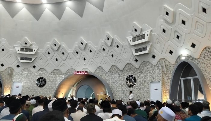 Warga dan Ulama Hadiri Tausiyah Ustadz Das’ad Latif di Masjid Kubah Timah Pangkalpinang