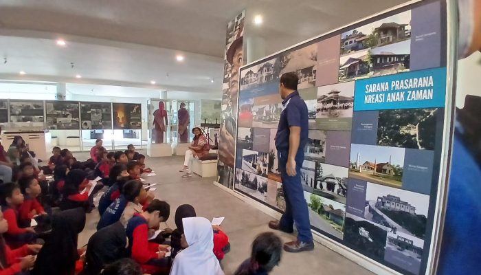 Asyiknya Belajar Sejarah di Museum Timah Indonesia, Siswa SDN 4 Mentok Antusias Banget