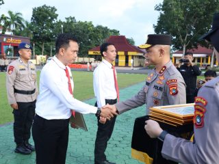 30 Anggota Polda Babel Terima Penghargaan, Irjen Pol Hendro : Sebagai Motivasi Untuk Bekerja Lebih Baik