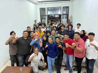 Prof. Udin dan Cece Dessy Resmikan Rumah Juang UDES: “Bersama Kita Kuat, Bersama Kita Menang”