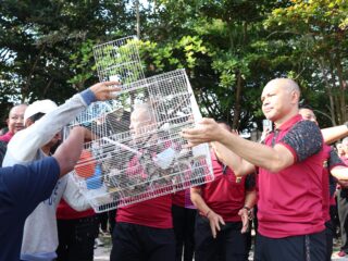 Kapolda Babel Ajak Anggota Lepaskan Ratusan Ikan Dan Burung Di Kawasan Taman Bhaypark