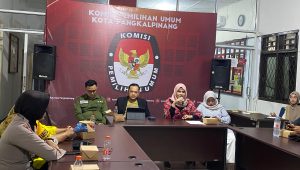 KPU Kota Pangkalpinang Tertibkan APK Menjelang Masa Tenang Pilwako 2025