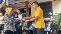 Eddy Iskandar Bagikan 3 Unit Motor Mio di Acara Reses