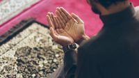 Pesan Ayah dan Ibu: Rahasia Hidup Tenang dan Rezeki Berkah dari Surah Al-Baqarah dan Shalat Sunnah