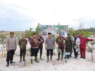 Menkop RI Apresiasi Inisiasi Penghijauan dan Swasembada Pangan Gubernur Hidayat