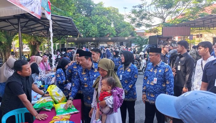 Wali Kota dan Wakil Wali Kota Pangkalpinang Hadiri Operasi Pasar Dalam Rangka HUT Korpri ke-54