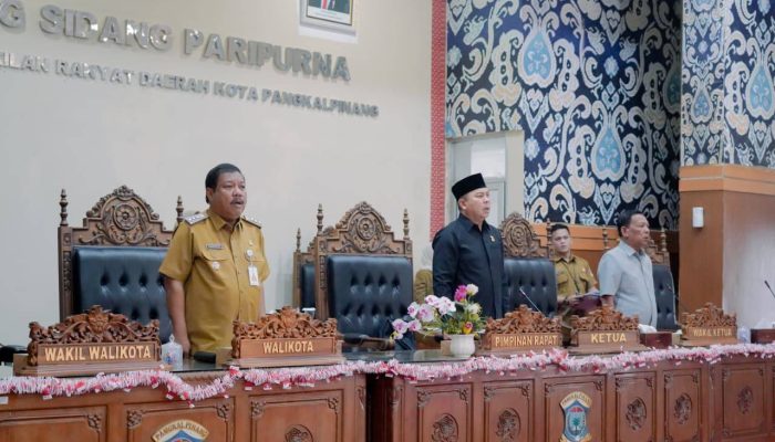 Ketua DPRD Abang Hertza Pimpin Paripurna Pandangan Umum Fraksi terhadap Tiga Raperda Pemkot Pangkalpinang
