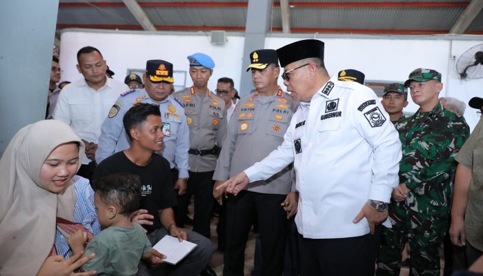 Tinjau Arus Mudik di Pelabuhan Tanjung Kalian, Gubernur Babel Hidayat Arsani Dorong Perbaikan Sistem Pelayanan Penumpang