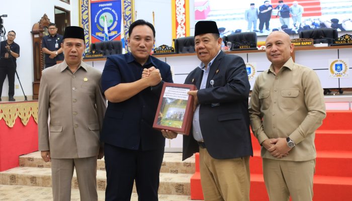 26 Penghargaan Nasional dalam Waktu Singkat! Gubernur Babel Hidayat Arsani Tegaskan LKPJ 2025 Bukti Kerja Nyata untuk Rakyat