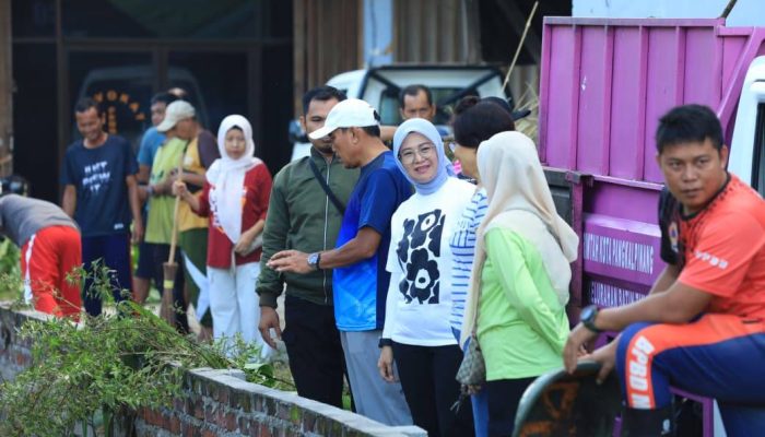 Gotong Royong di Batin Tikal, Wakil Wali Kota Dessy Tekankan Kolaborasi Atasi Persoalan Sampah