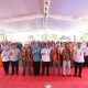 Pasang Life Jacket ke Nelayan, Gubernur Hidayat Arsani Tekankan Budaya Siaga Bencana