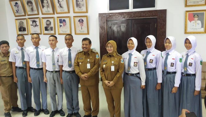 Wali Kota dan Wakil Wali Kota Pangkalpinang Beri Motivasi Delapan Calon Paskibraka untuk Seleksi Tingkat Provinsi Babel