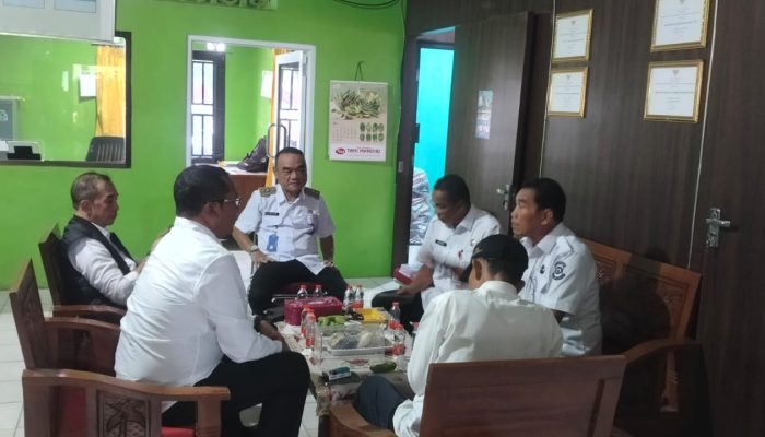 Pemkot Pangkalpinang Serahkan Bantuan Pangan Pemerintah untuk Warga Kecamatan Rangkui