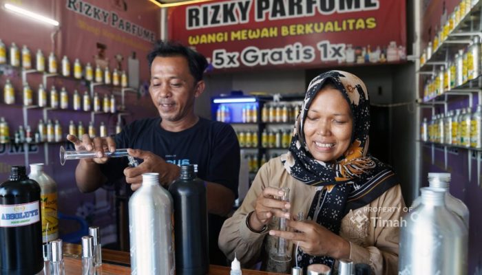 Meracik Aroma, Menumbuhkan Asa: Kisah Dewi Membesarkan Rizky Parfume Bersama PT TIMAH