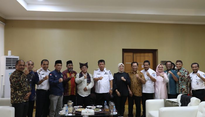 Gubernur Hidayat Arsani Sambut Kedatangan Mendikdasmen Prof Abdul Mu’ti
