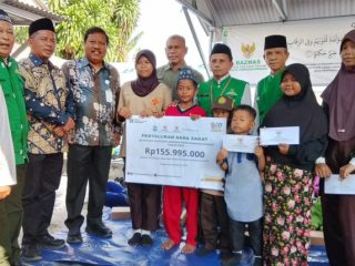 Pemkot Pangkalpinang Salurkan Bantuan Zakat untuk 433 Pelajar Melalui Baznas