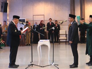 Lantik Sekda Fery Afriyanto sebagai Sekda Definitif, Gubernur Hidayat Arsani Harapkan Perkuat Roda Pemerintahan