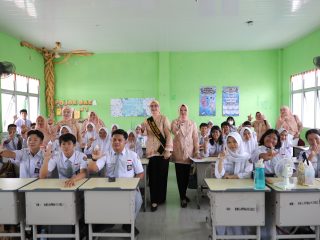 Buka DWP Mengajar, Noni Hidayat Dorong Siswa SMAN 1 Pangkalpinang Tingkatkan Minat Baca